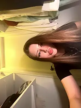 Snapshot of TanyaMoor chatting on December 4, 2025, 4:17 pm TanyaMoor online show from December 4, 2025, 4:17 pm