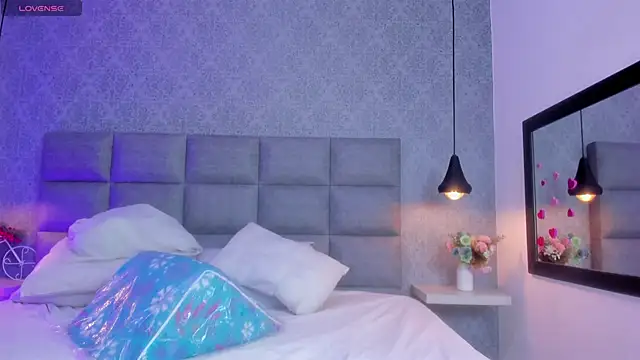 emilyy r online show from February 28, 2026, 6:51 pm