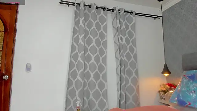 emilyy r online show from February 23, 2026, 7:14 pm