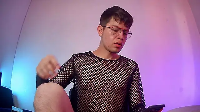 nicolatinboy online show from February 25, 2026, 9:14 pm