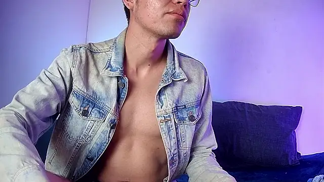 nicolatinboy online show from February 22, 2026, 9:05 pm