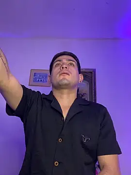 Snapshot of williamsmiiths16 chatting on December 4, 2025, 12:04 pm williamsmiiths16 online show from December 4, 2025, 12:04 pm