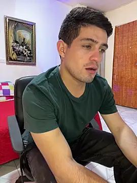 williamsmiiths16 online show from December 23, 2025, 6:12 am