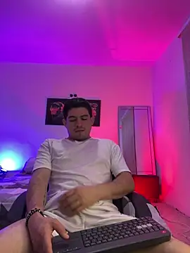 williamsmiiths16 online show from May 9, 2026, 11:02 am