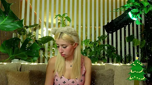 FlowweerGirl online show from January 7, 2026, 9:31 pm