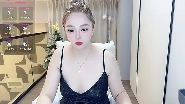 Star-XinX online show from February 11, 2026, 1:33 pm