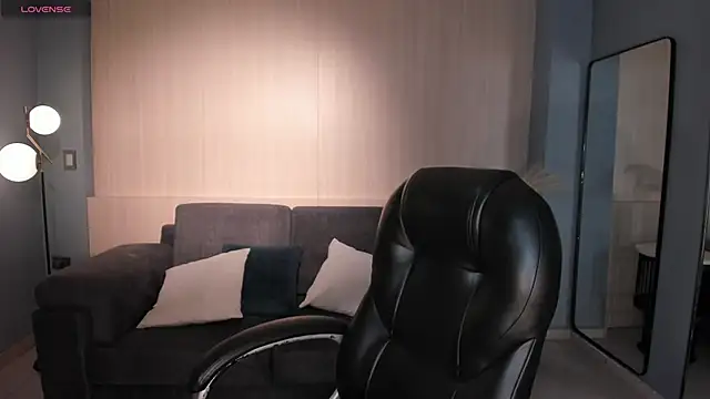 MadisonKane online show from April 20, 2026, 11:13 am