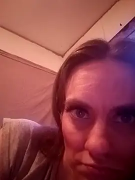 snowbird1117 online show from April 11, 2026, 2:43 pm