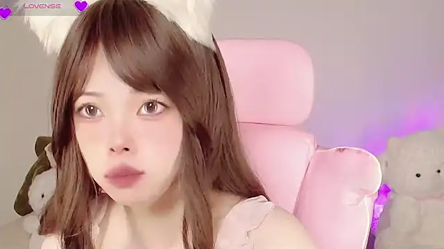 Snapshot of Miyeoonn chatting on May 8, 2026, 8:12 pm Miyeoonn online show from May 8, 2026, 8:12 pm
