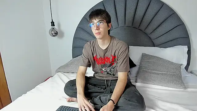 Snapshot of JeffBellfort chatting on May 16, 2026, 8:19 pm JeffBellfort online show from May 16, 2026, 8:19 pm