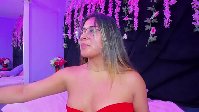 Freyaa Millerr  online show from February 17, 2026, 3:04 am