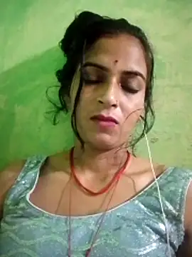 Snapshot of Big_soniya55A chatting on July 2, 2026, 12:44 am Big soniya55A online show from July 2, 2026, 12:44 am