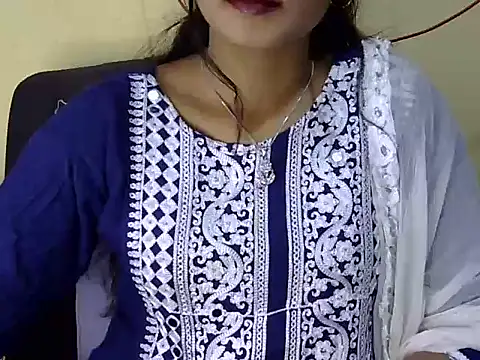 Snapshot of Shab_M chatting on February 12, 2026, 6:24 am Shab M online show from February 12, 2026, 6:24 am