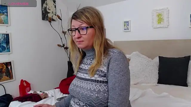 OlgaPavlova online show from February 11, 2026, 1:44 pm