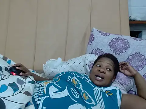 AfricanQueenxx25 online show from December 14, 2025, 2:00 pm