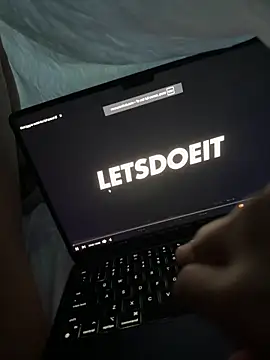 Snapshot of aurelius6975 chatting on February 10, 2026, 3:11 pm aurelius6975 online show from February 10, 2026, 3:11 pm