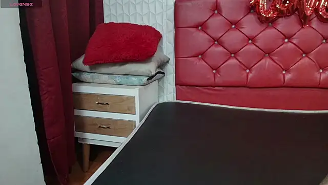 Elizabetth Roman online show from April 8, 2026, 2:57 am