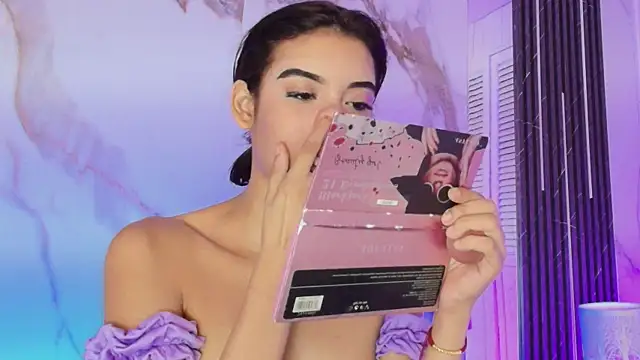 BellaHarpeer online show from February 26, 2026, 8:42 pm