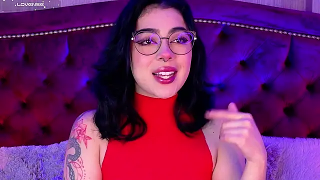 Snapshot of TaniaRedd_ chatting on January 10, 2026, 2:34 pm TaniaRedd online show from January 10, 2026, 2:34 pm