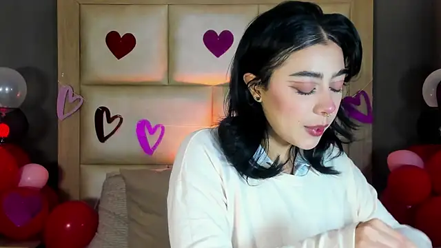 Snapshot of TaniaRedd_ chatting on February 15, 2026, 2:16 pm TaniaRedd online show from February 15, 2026, 2:16 pm