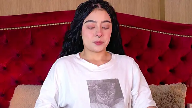 Snapshot of TaniaRedd_ chatting on December 15, 2025, 1:39 pm TaniaRedd online show from December 15, 2025, 1:39 pm