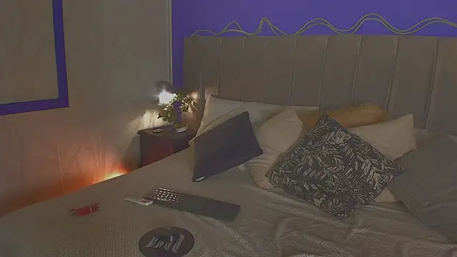 Aura sun online show from April 20, 2026, 11:35 am