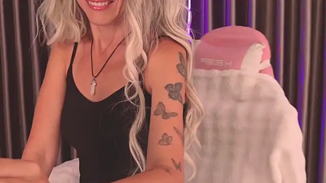 betty xoxoo online show from April 9, 2026, 12:11 pm