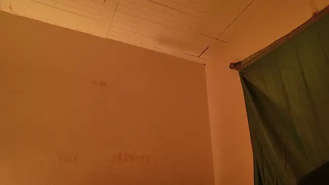 MoonLipsON- online show from May 19, 2026, 1:43 am