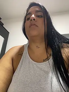 Snapshot of YenthCorona chatting on May 27, 2026, 1:57 am YenthCorona online show from May 27, 2026, 1:57 am