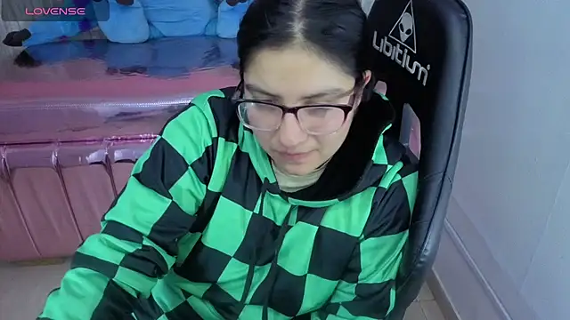 eva smit t online show from March 19, 2026, 2:33 am