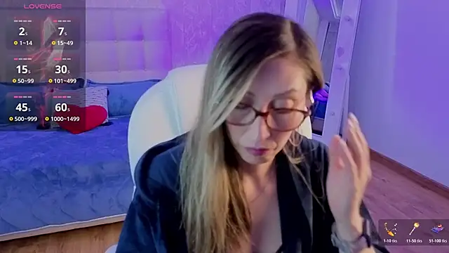 Snapshot of Scarlett_079 chatting on June 3, 2026, 11:44 am Scarlett 079 online show from June 3, 2026, 11:44 am