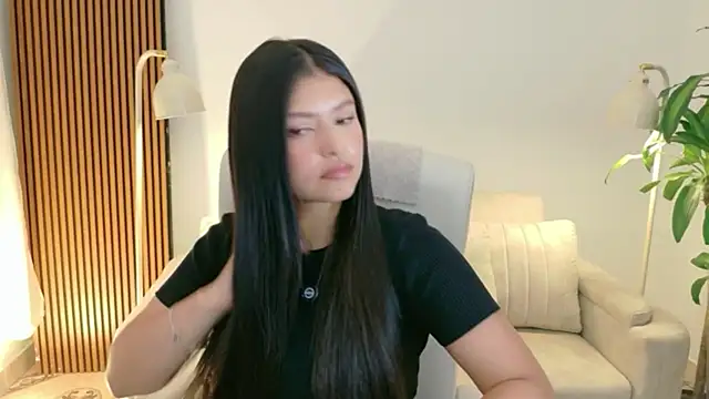 Snapshot of victoria___moon chatting on May 26, 2026, 1:42 pm victoria moon online show from May 26, 2026, 1:42 pm
