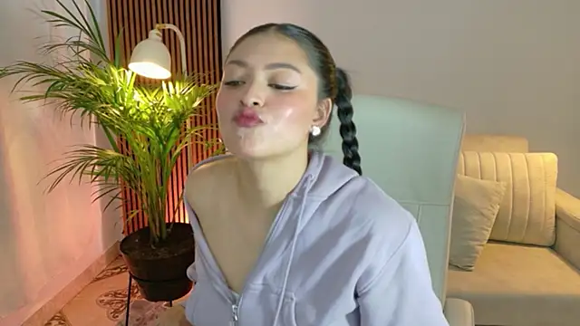 Snapshot of victoria___moon chatting on May 11, 2026, 2:45 pm victoria moon online show from May 11, 2026, 2:45 pm