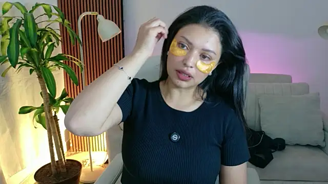 victoria   moon online show from April 19, 2026, 3:24 pm