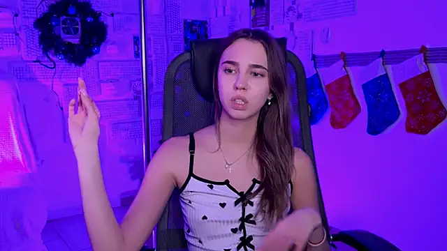 KimPorins online show from December 15, 2025, 1:17 pm