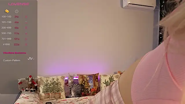 Snapshot of kitty_katy_pears chatting on December 17, 2025, 1:27 pm kitty katy pears online show from December 17, 2025, 1:27 pm