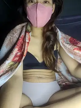 Snapshot of polly_chan chatting on December 15, 2025, 4:46 pm polly chan online show from December 15, 2025, 4:46 pm