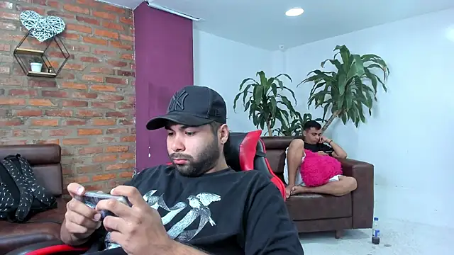 Snapshot of HotThreesoome chatting on January 16, 2026, 12:53 pm HotThreesoome online show from January 16, 2026, 12:53 pm