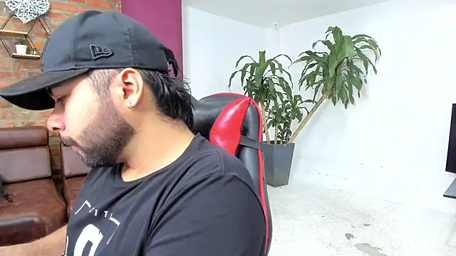 Snapshot of HotThreesoome chatting on January 17, 2026, 1:04 pm HotThreesoome online show from January 17, 2026, 1:04 pm