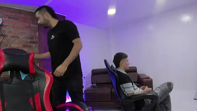 Snapshot of HotThreesoome chatting on January 7, 2026, 1:16 pm HotThreesoome online show from January 7, 2026, 1:16 pm