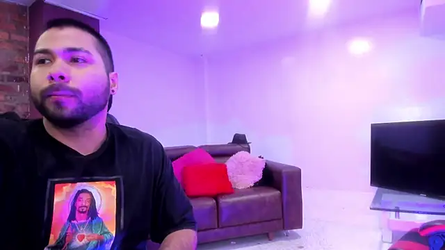 Snapshot of HotThreesoome chatting on January 10, 2026, 1:17 pm HotThreesoome online show from January 10, 2026, 1:17 pm