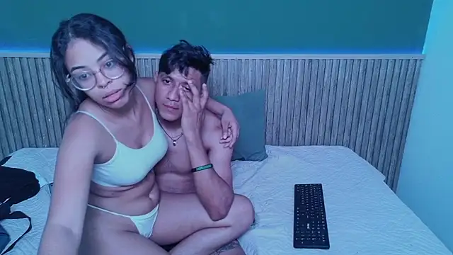 Violet and Dylan online show from December 5, 2025, 4:16 pm