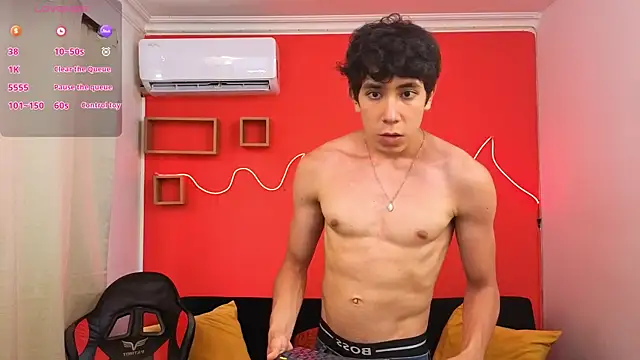 Snapshot of Neo_Twink chatting on May 26, 2026, 7:23 pm Neo Twink online show from May 26, 2026, 7:23 pm