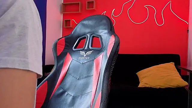 Neo Twink online show from March 25, 2026, 7:02 pm