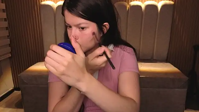 Sara valderrama  online show from January 7, 2026, 12:32 pm