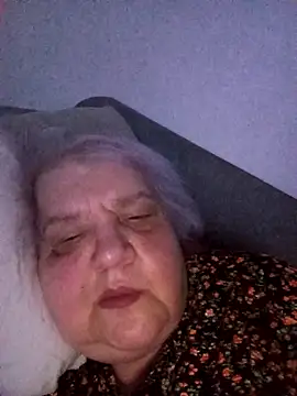 HapinessLovee online show from April 18, 2026, 7:58 pm