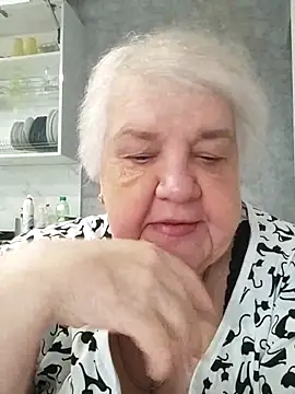 HapinessLovee online show from June 4, 2026, 5:23 am