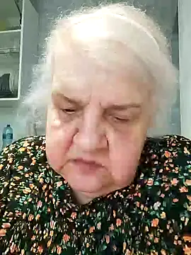 HapinessLovee online show from April 18, 2026, 7:51 pm