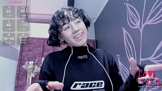 Kiara Fox   online show from March 14, 2026, 9:43 pm