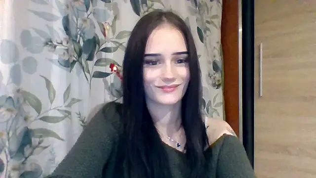 Snapshot of NinaTease chatting on December 17, 2025, 11:43 pm NinaTease online show from December 17, 2025, 11:43 pm